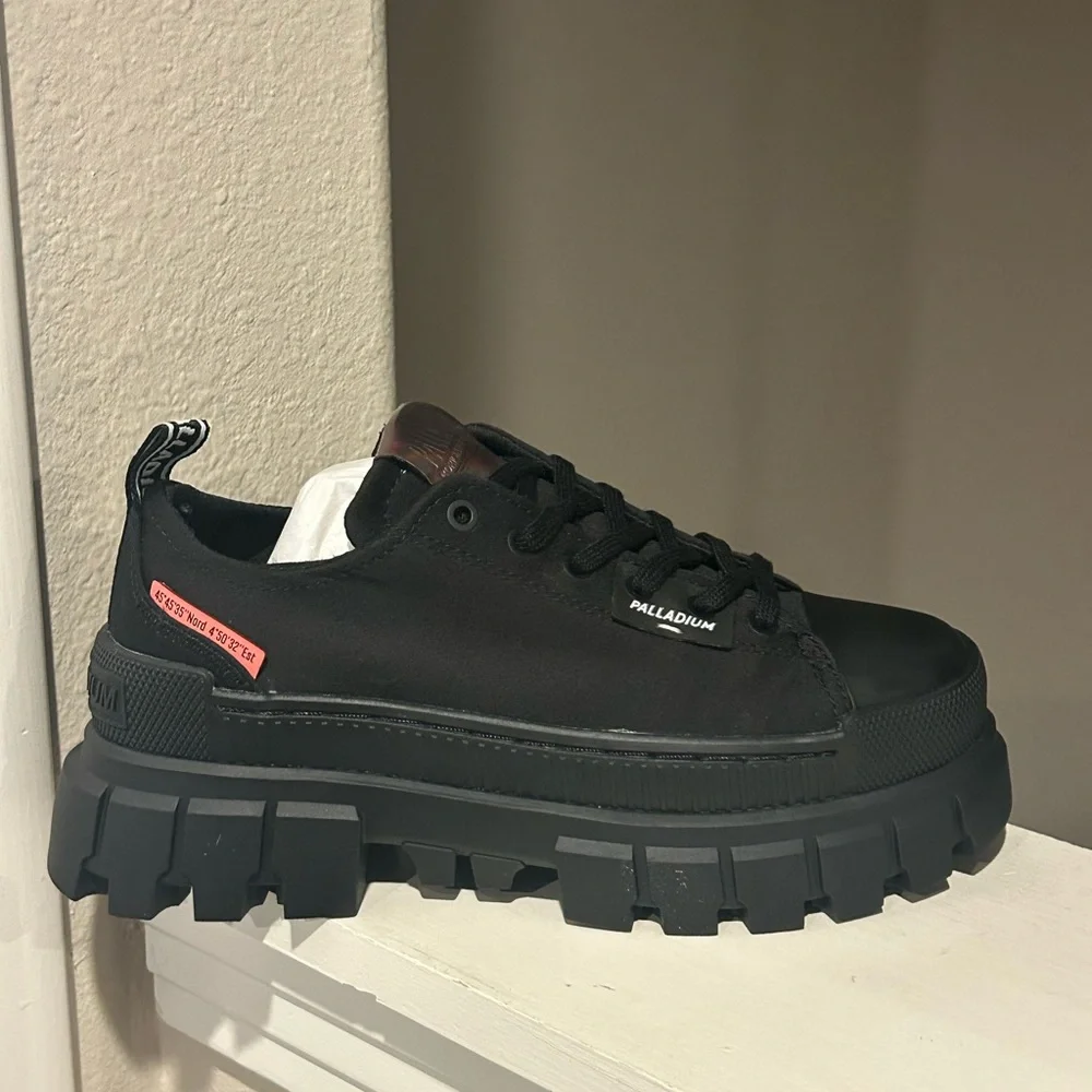 Palladium Industrial Shoes Women’s 6.5 Medium REVOLT LO TX Black 97243-010-M NEW - Picture 2 of 10